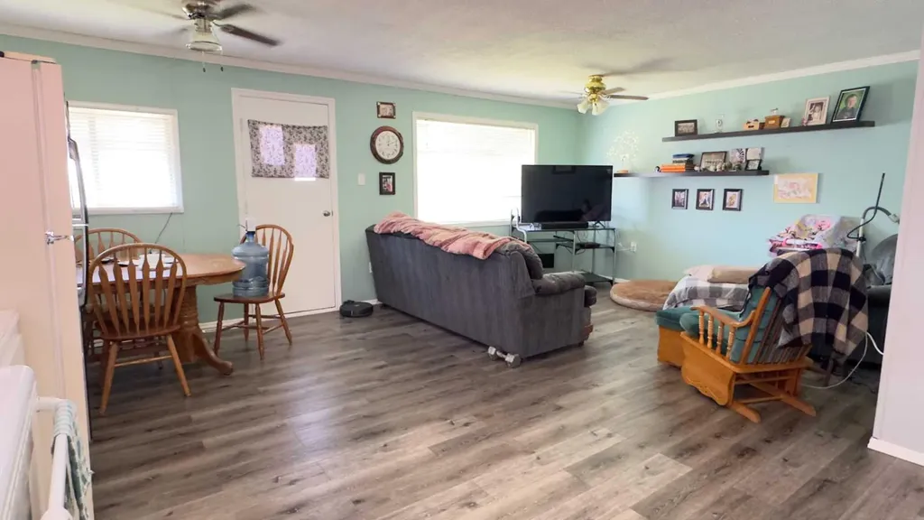 39 Rydberg Street Hughenden AB T0B 2E0