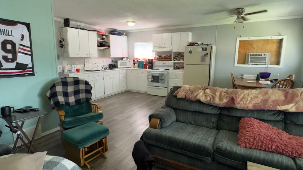 39 Rydberg Street Hughenden AB T0B 2E0