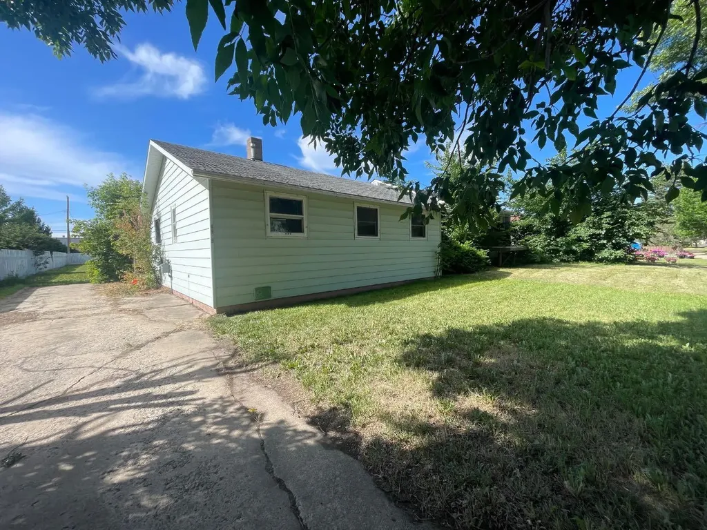 4829 56th Avenue High Prairie AB T0G 1E0