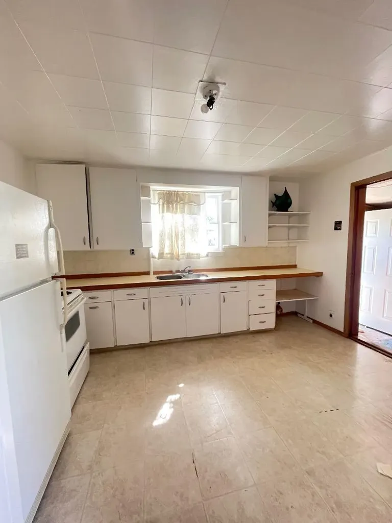 4829 56th Avenue High Prairie AB T0G 1E0