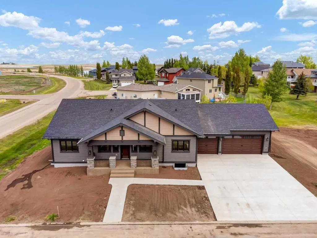 25 Blue Heron Bay Lake Newell Resort AB T1R 0X5