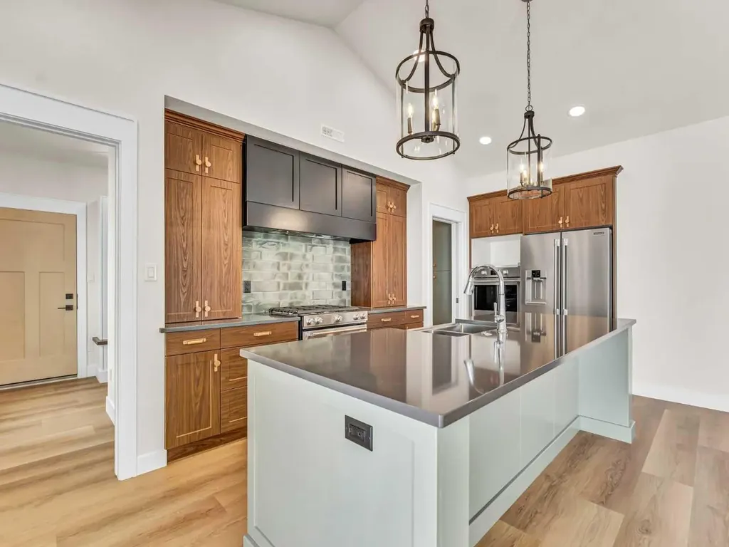 25 Blue Heron Bay Lake Newell Resort AB T1R 0X5