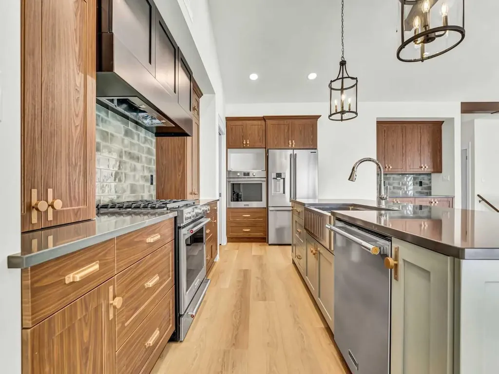 25 Blue Heron Bay Lake Newell Resort AB T1R 0X5