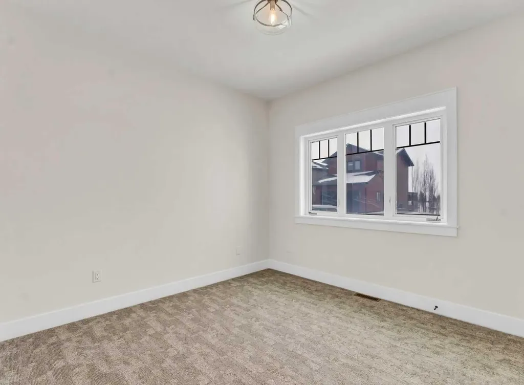 25 Blue Heron Bay Lake Newell Resort AB T1R 0X5