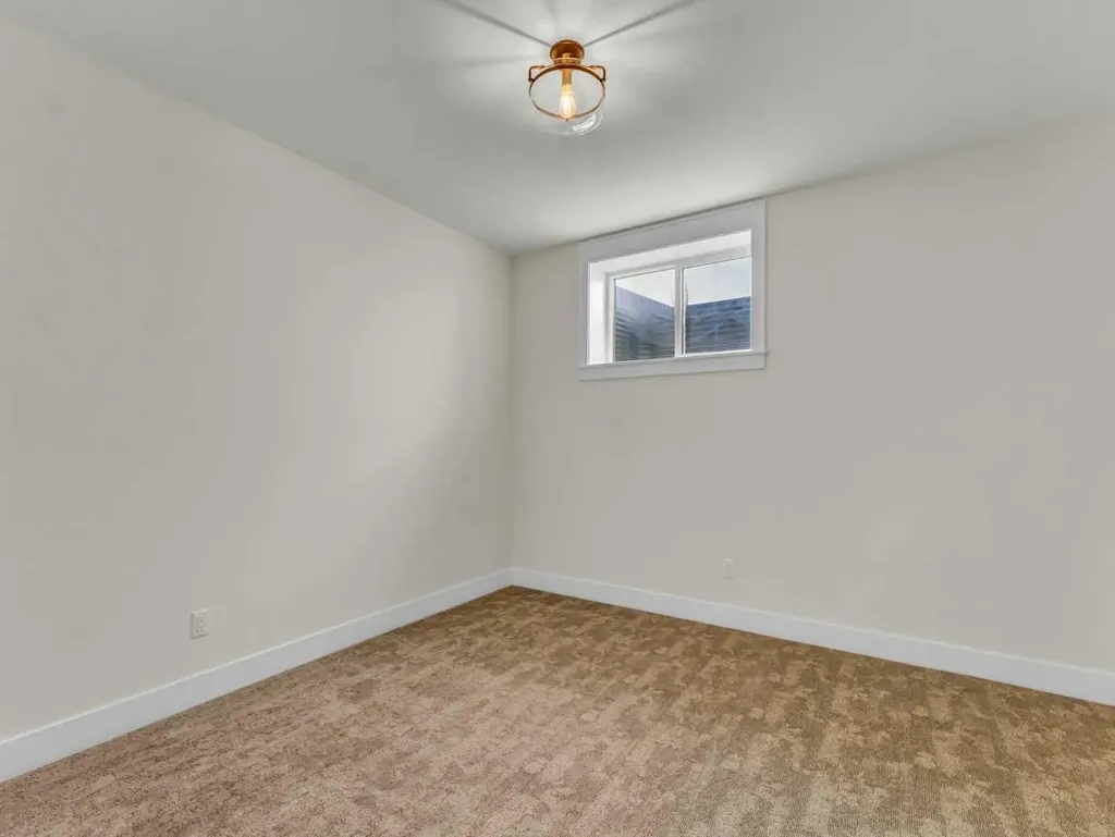 25 Blue Heron Bay Lake Newell Resort AB T1R 0X5