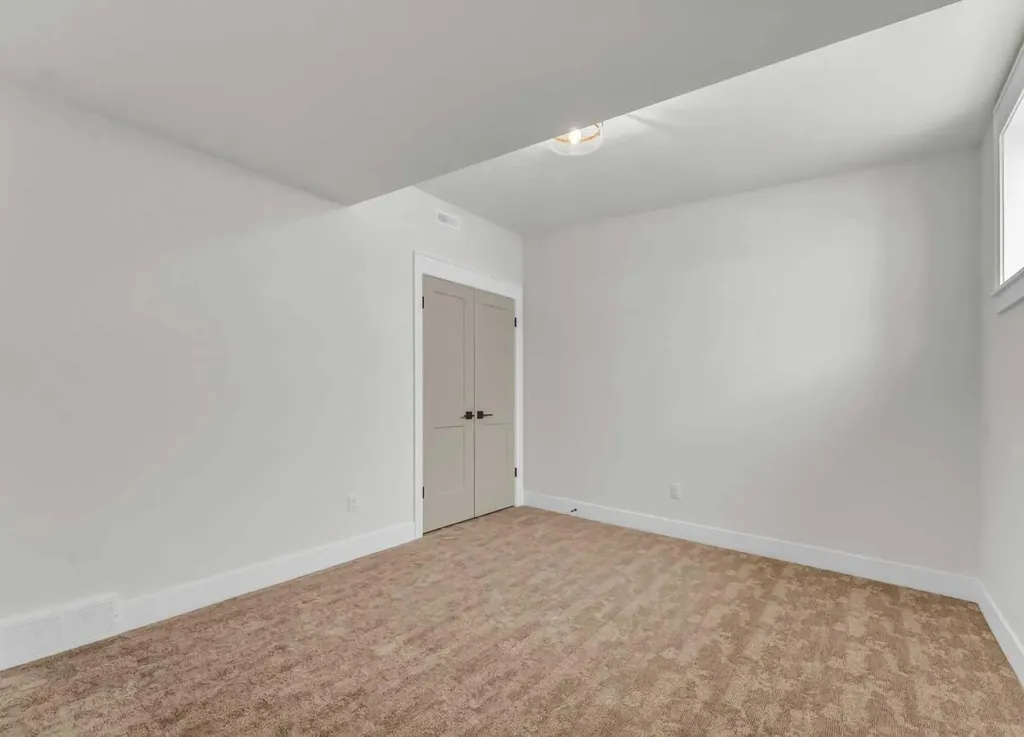 25 Blue Heron Bay Lake Newell Resort AB T1R 0X5