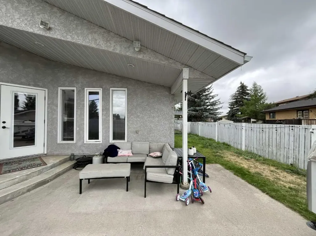 3930 Harmony Place Taber AB T1G 1A2