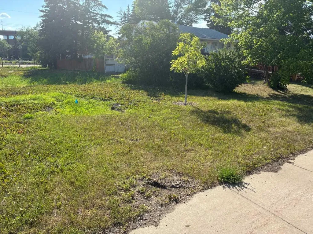 9626 Hillcrest Drive Grande Prairie AB T8V 1A8