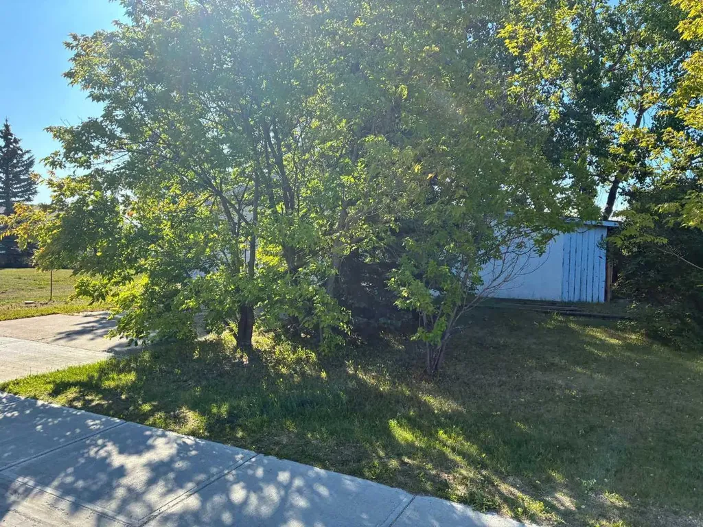 7715 Patterson Drive Grande Prairie AB T8V 3Z5