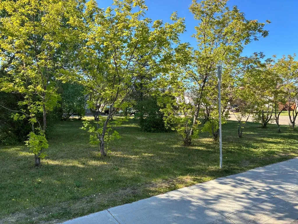 7715 Patterson Drive Grande Prairie AB T8V 3Z5