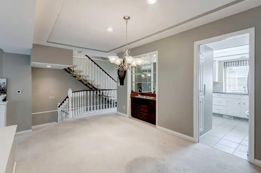 4037 42 Street NW Calgary AB T3A 2M9