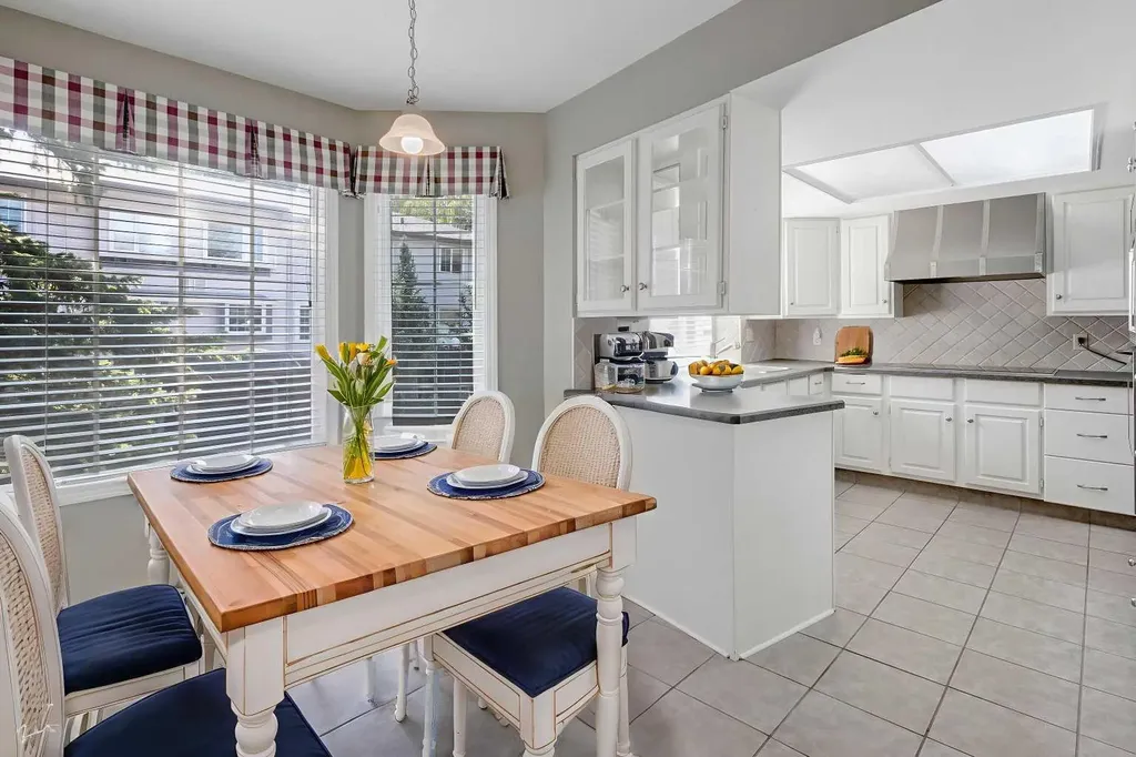 4037 42 Street NW Calgary AB T3A 2M9