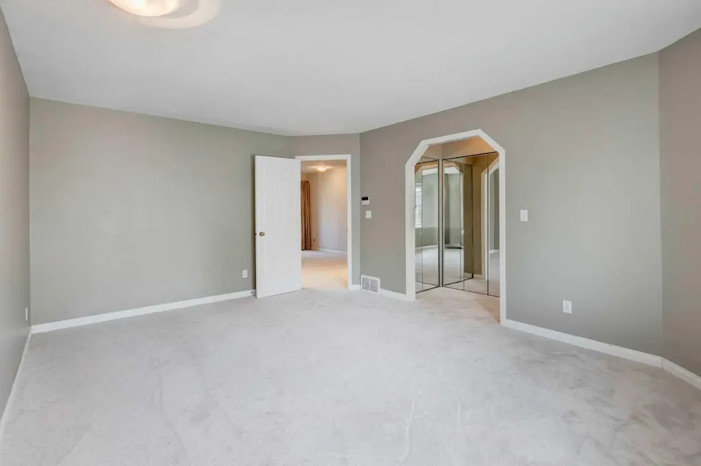 4037 42 Street NW Calgary AB T3A 2M9