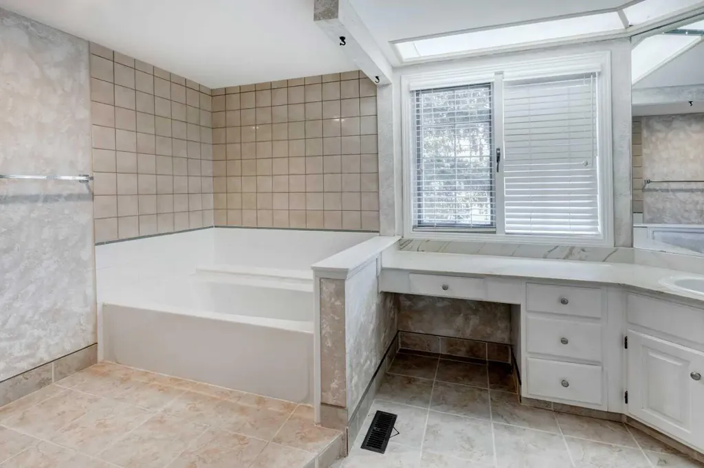 4037 42 Street NW Calgary AB T3A 2M9