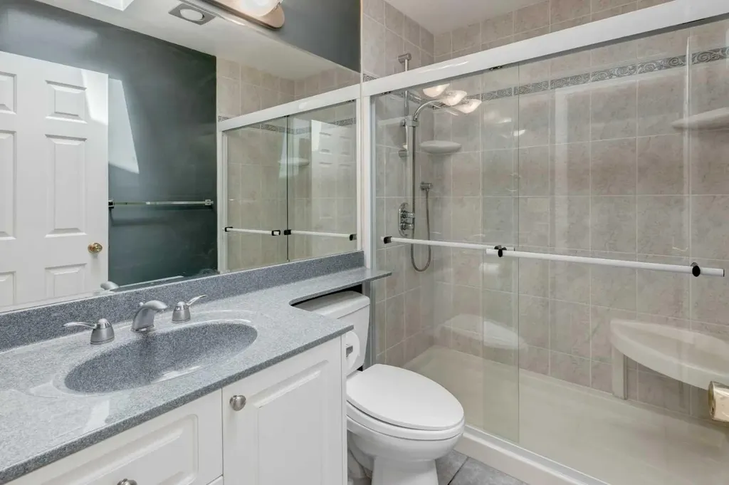 4037 42 Street NW Calgary AB T3A 2M9