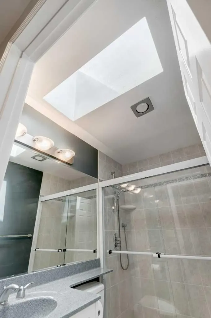 4037 42 Street NW Calgary AB T3A 2M9