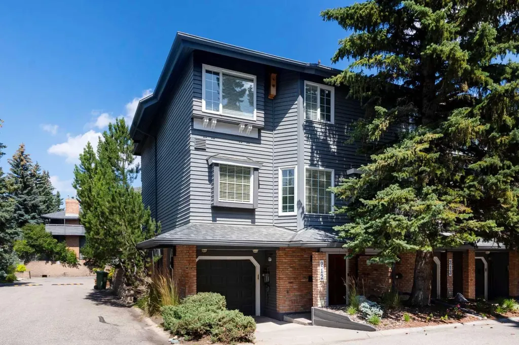 4037 42 Street NW Calgary AB T3A 2M9