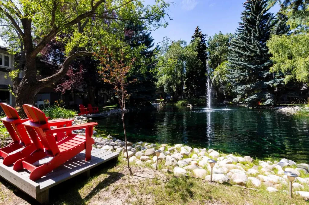4037 42 Street NW Calgary AB T3A 2M9