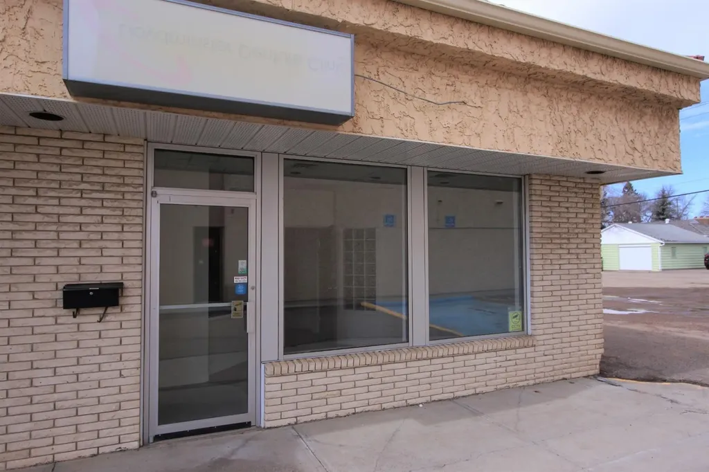4402 52 Avenue Lloydminster AB T9V 0Y9