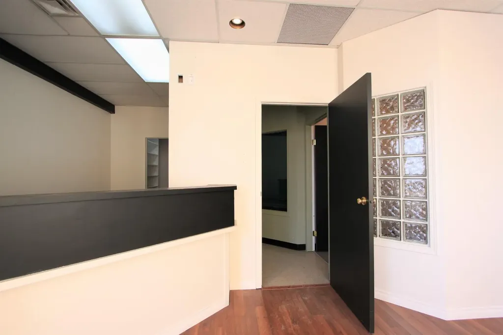 4402 52 Avenue Lloydminster AB T9V 0Y9