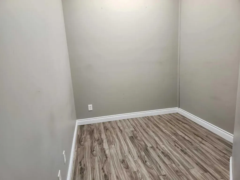 4402 52 Avenue Lloydminster AB T9V 0Y9