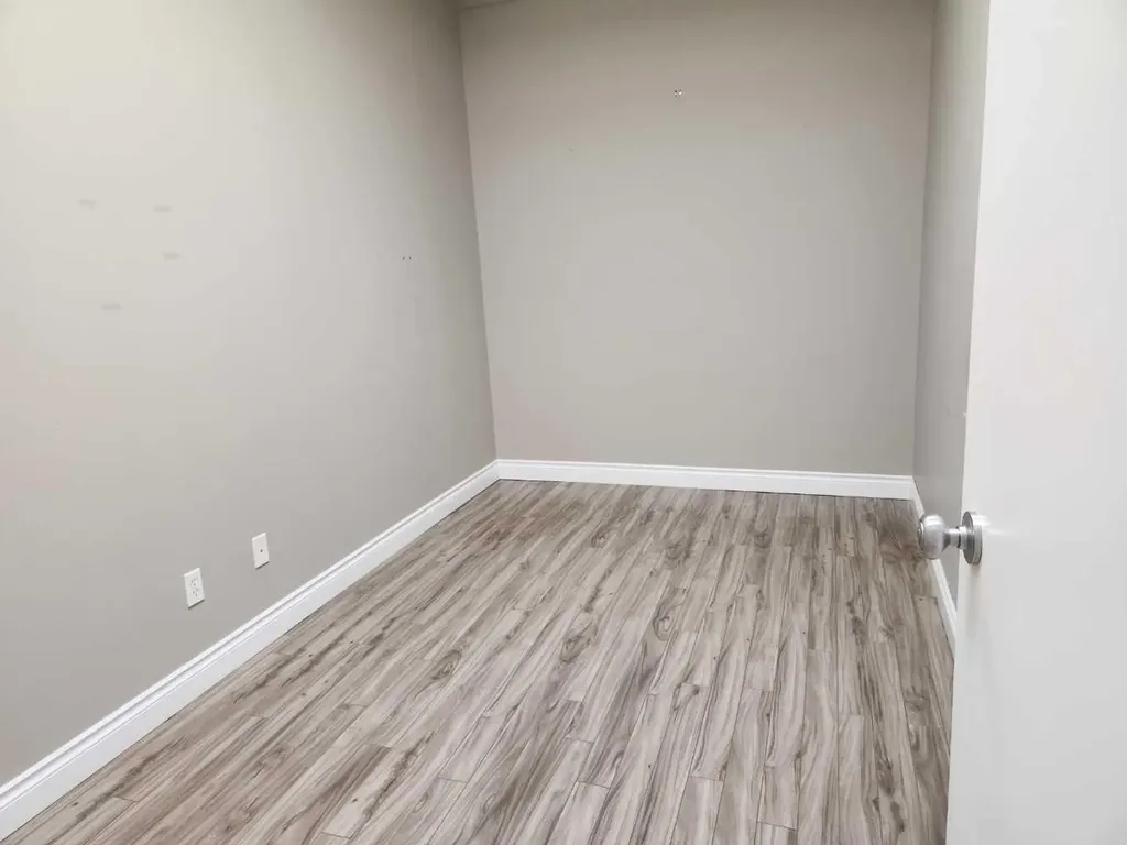 4402 52 Avenue Lloydminster AB T9V 0Y9