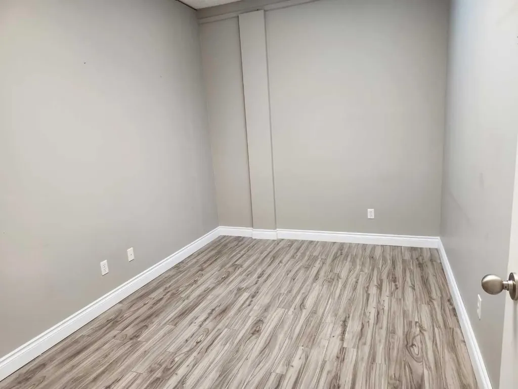 4402 52 Avenue Lloydminster AB T9V 0Y9