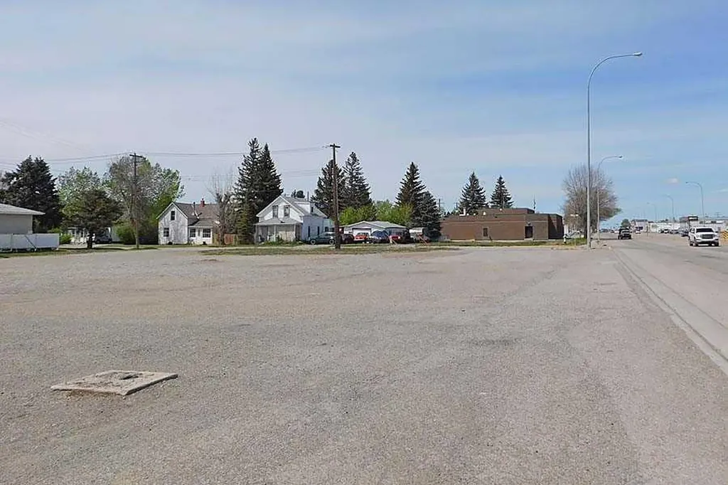 4419 1 St Street W Claresholm AB T0L 0T0