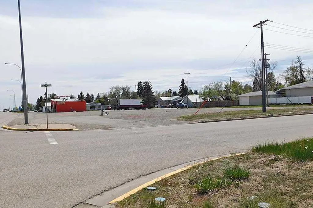4419 1 St Street W Claresholm AB T0L 0T0