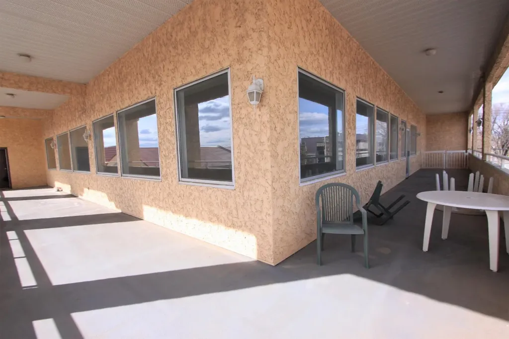 4410 52 Avenue Lloydminster AB T9V 1T4