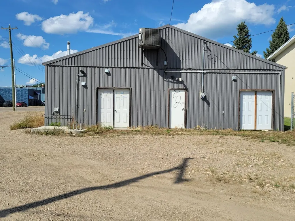 52 . Avenue High Prairie AB T0G 1E0