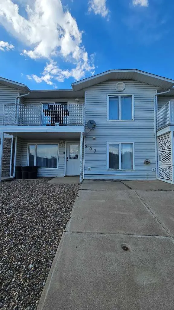 207 Centre Avenue NE Milk River AB T0K 1M0