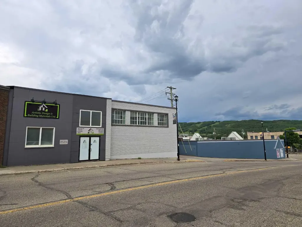10009 100 Avenue Peace River AB T8S 2A5