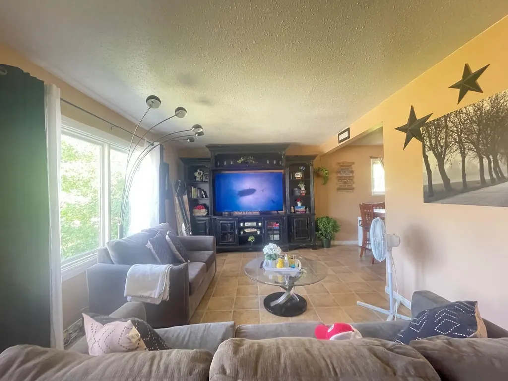 5820 48th Street High Prairie AB T0G 1E0