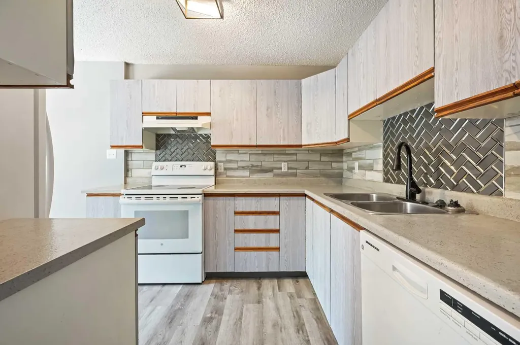 4405 Pleasantview Drive High Prairie AB T0G1E0