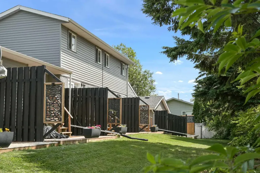 4405 Pleasantview Drive High Prairie AB T0G1E0
