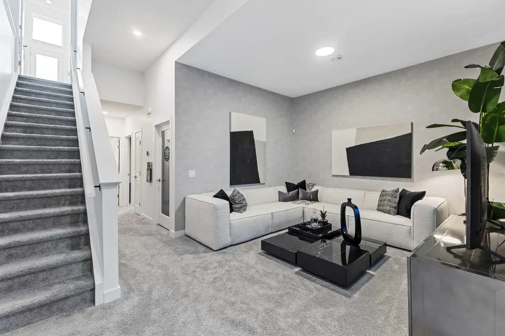 124 Corner Glen Avenue NE Calgary AB T3N 2L7