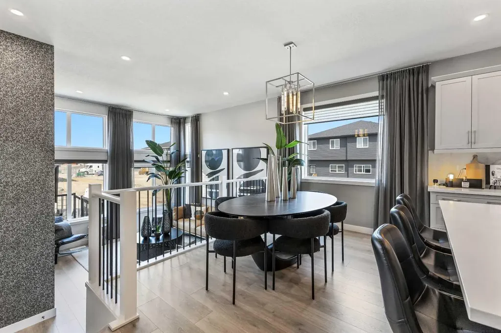 124 Corner Glen Avenue NE Calgary AB T3N 2L7