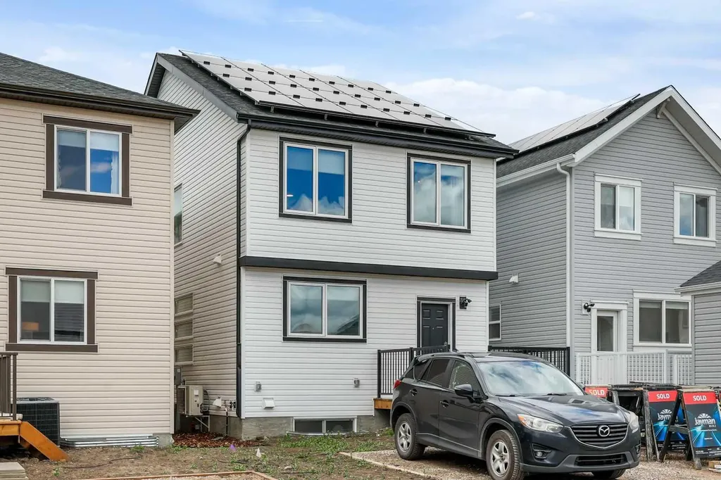 16 Amblefield View NW Calgary AB T3P 2B9