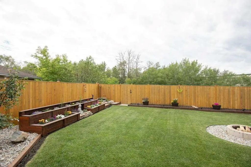 36 Harvey Close Red Deer AB T4N6C4