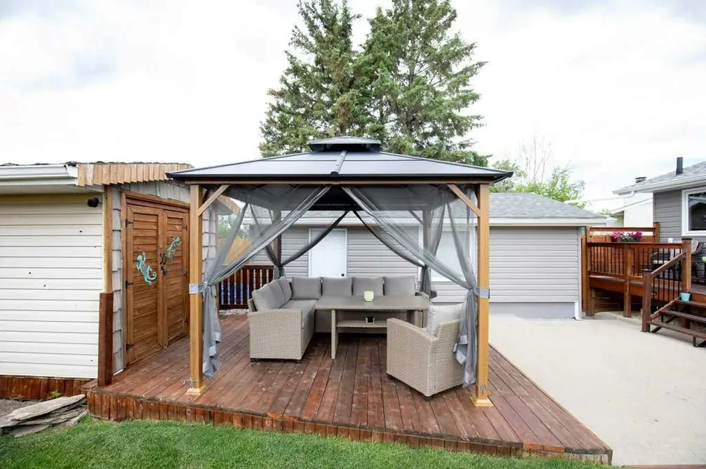 36 Harvey Close Red Deer AB T4N6C4