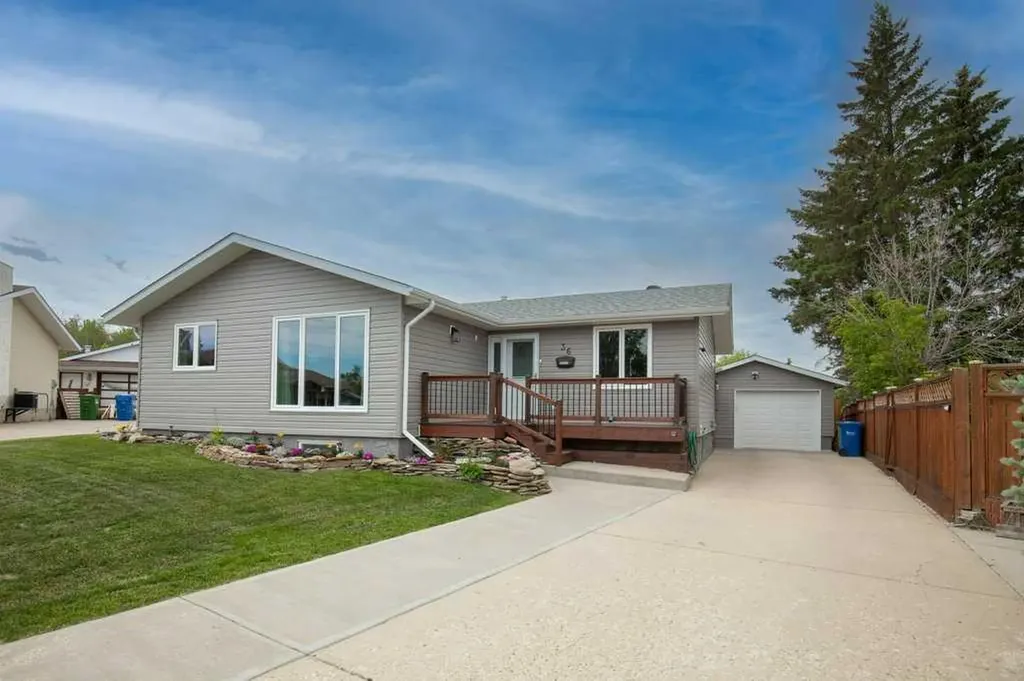 36 Harvey Close Red Deer AB T4N6C4