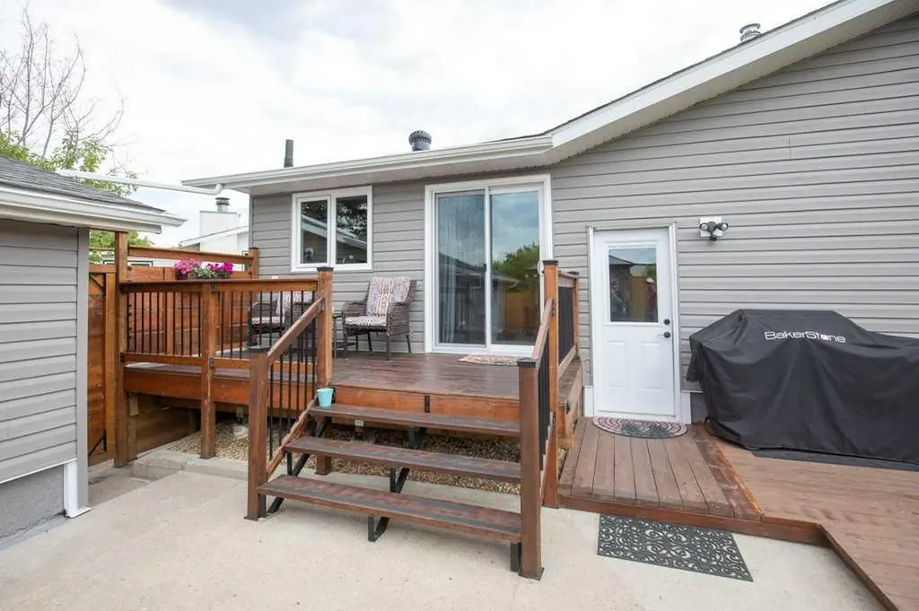 36 Harvey Close Red Deer AB T4N6C4