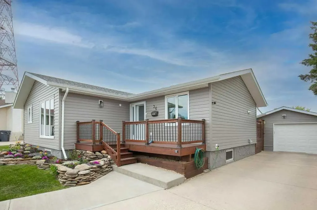 36 Harvey Close Red Deer AB T4N6C4
