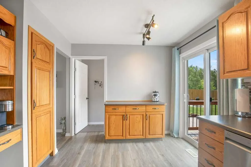 36 Harvey Close Red Deer AB T4N6C4