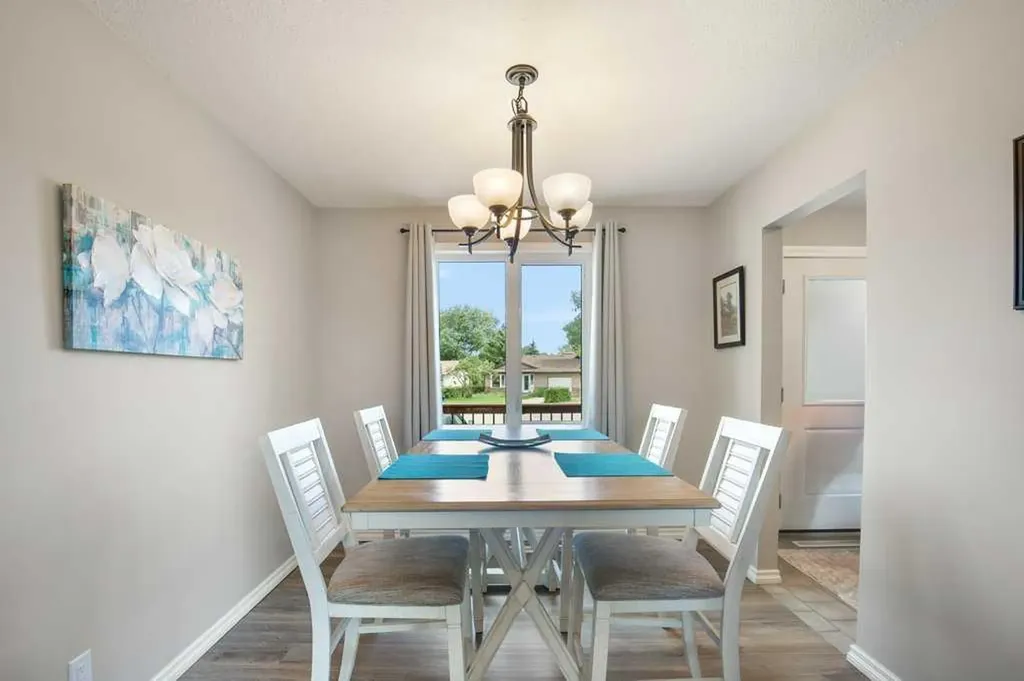 36 Harvey Close Red Deer AB T4N6C4