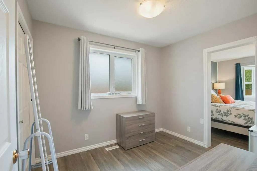 36 Harvey Close Red Deer AB T4N6C4