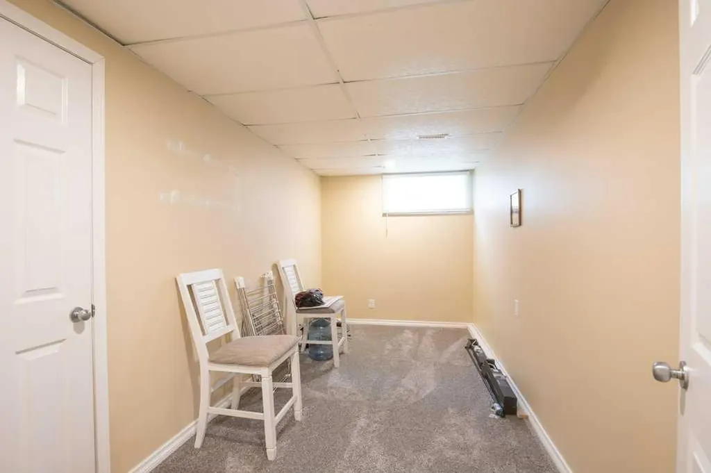 36 Harvey Close Red Deer AB T4N6C4