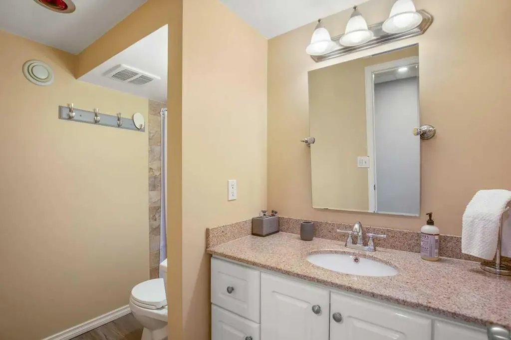 36 Harvey Close Red Deer AB T4N6C4