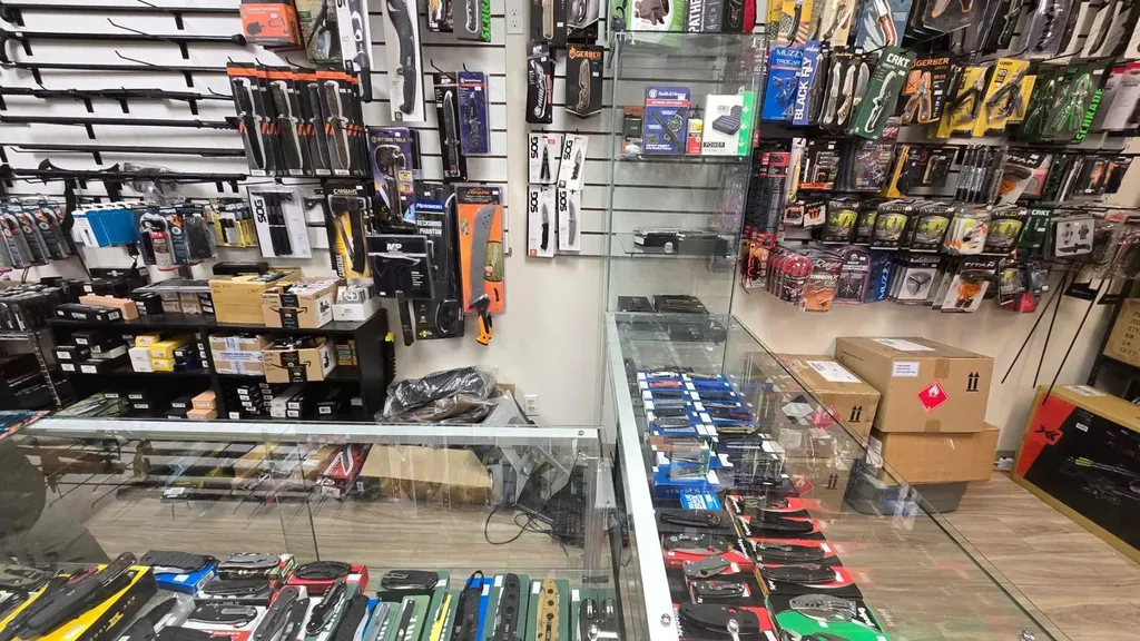 136 17 Avenue NE Calgary AB T2E 1L6